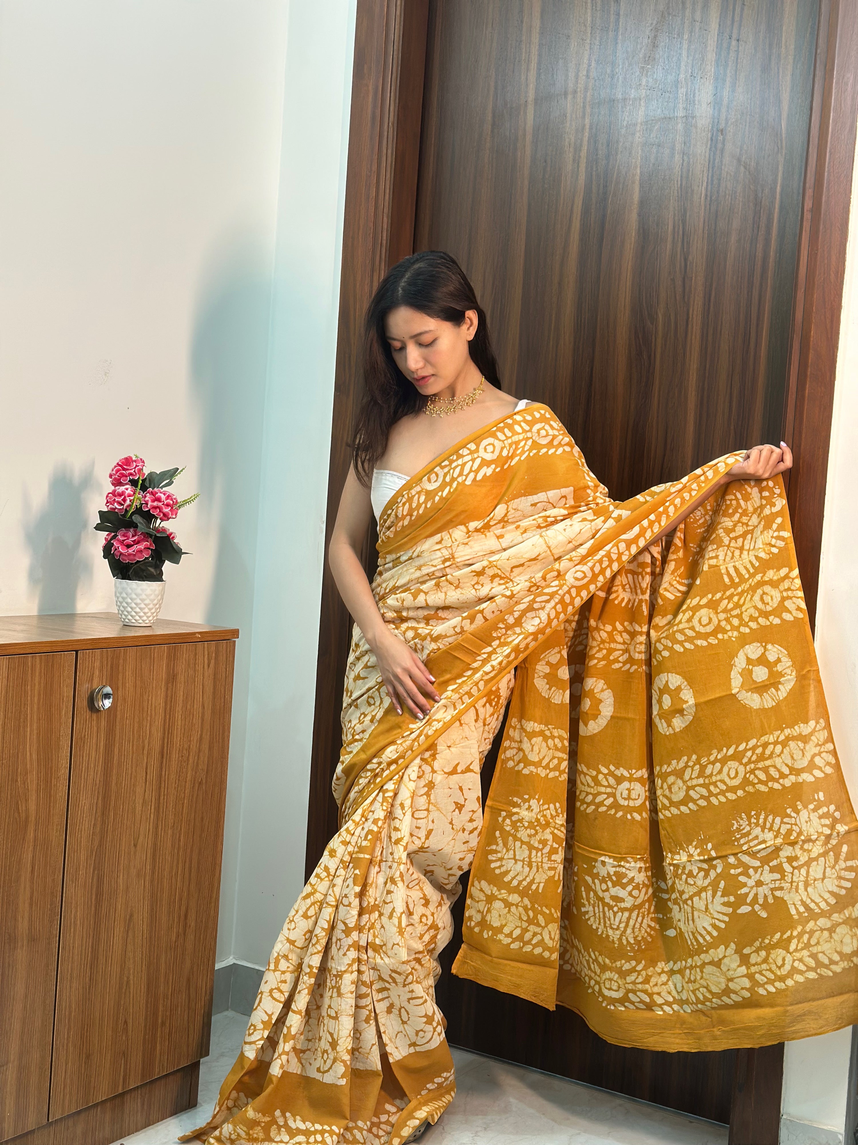 Honey Cream – Batik Handblock Mulmul Cotton Saree